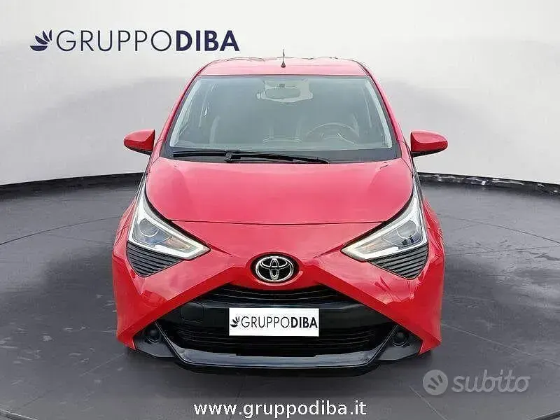 Usata Toyota Aygo Cool 72 CV (52 kW) 2019 Rosso Utilitaria