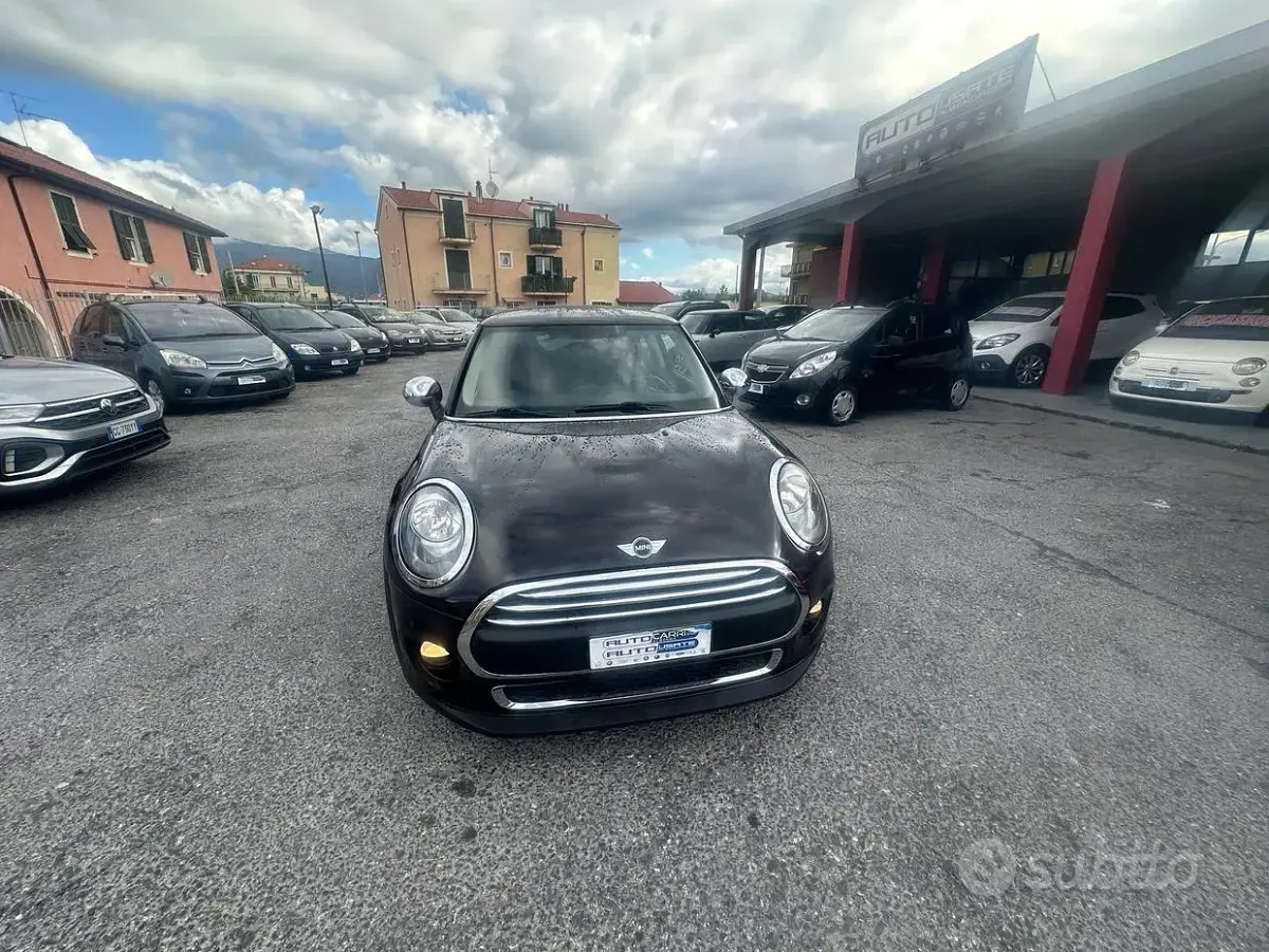Usata Mini ONE 102 CV (75 kW) 2015 Nero Utilitaria