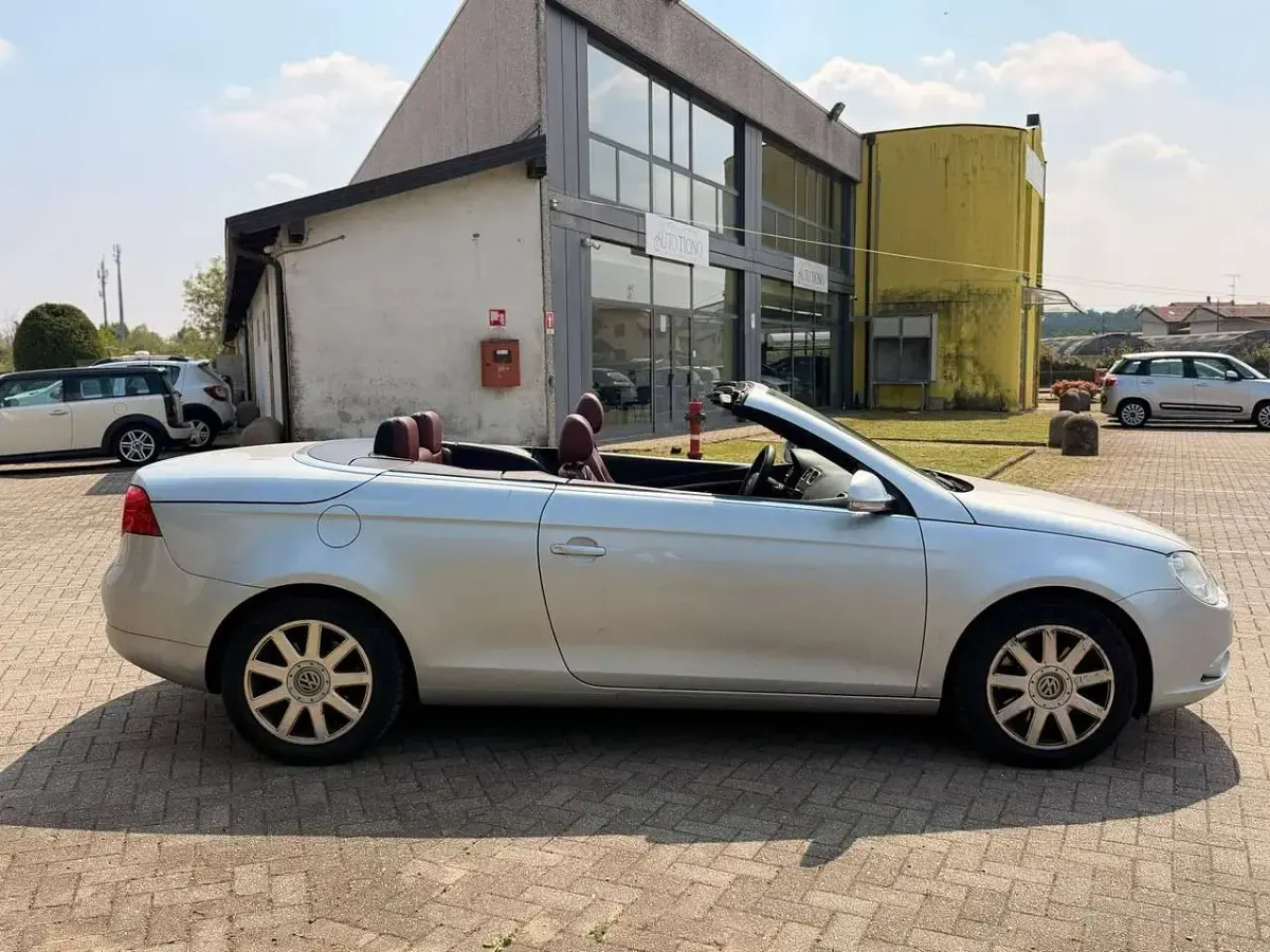 Usata VW Eos 200 CV (147 kW) 2006 Argento Cabrio