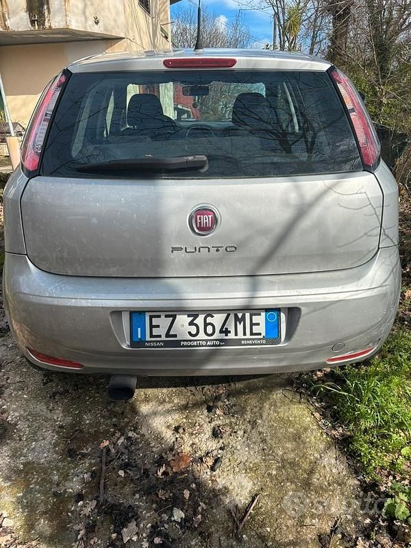Usata Fiat Punto 75 CV (55 kW) 2015 Grigio Utilitaria