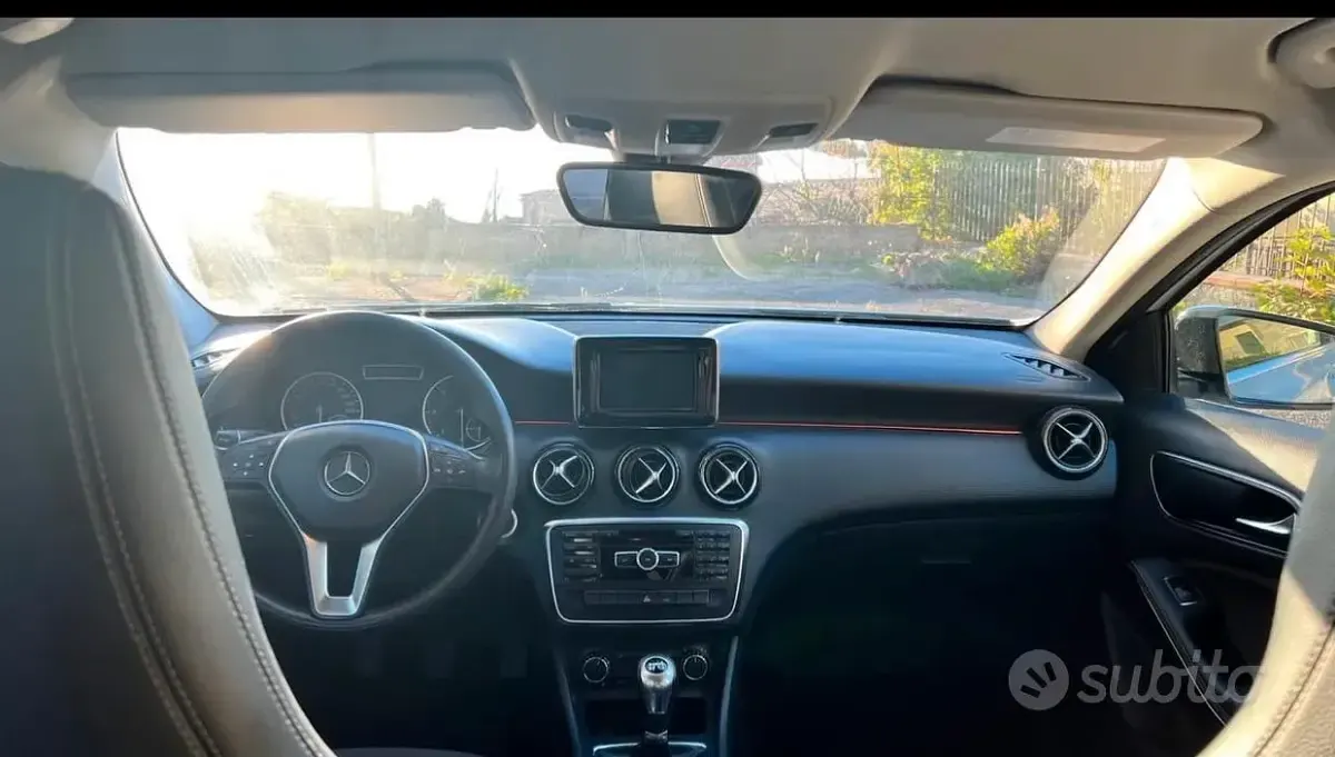 Usata Mercedes A180 109 CV (80 kW) 2013 Bianco Utilitaria