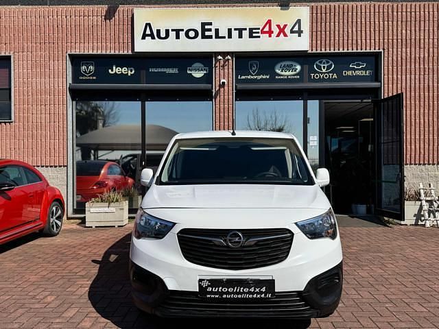 Usata Opel Combo 102 CV (75 kW) 2021 Bianco pastello Monovolume