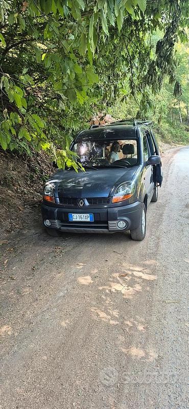 Usata Renault Kangoo 84 CV (61 kW) 2003 Blu Monovolume