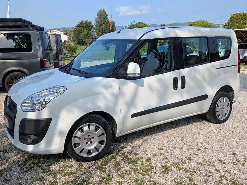 Usata Fiat Doblò Dynamic 135 CV (99 kW) 2012 Bianco Monovolume