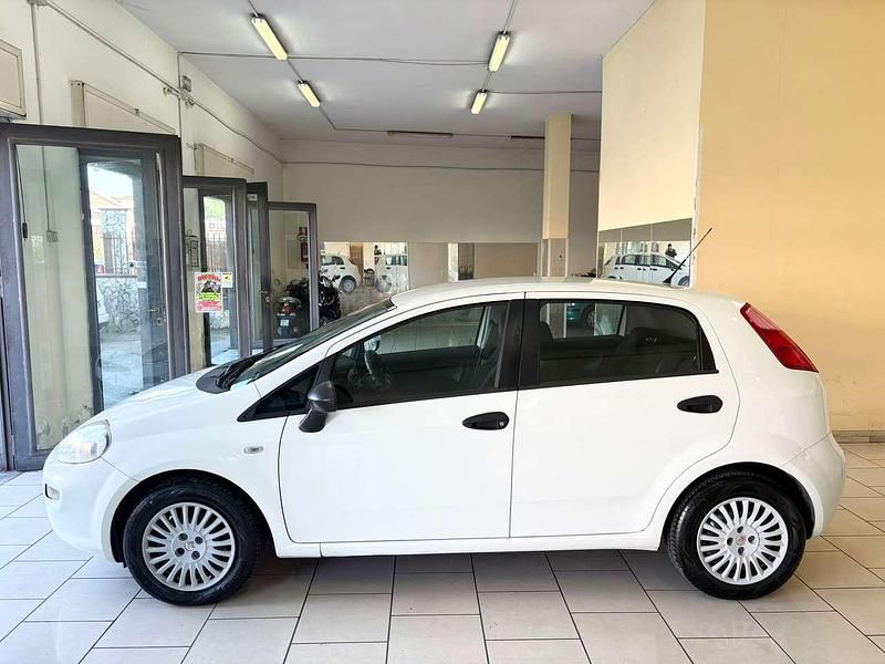 Usata Fiat Punto Easy 75 CV (55 kW) 2014 Bianco Utilitaria