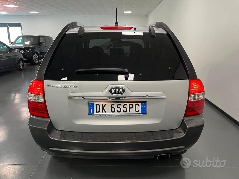 Usata Kia Sportage Active 141 CV (103 kW) 2007 Grigio SUV