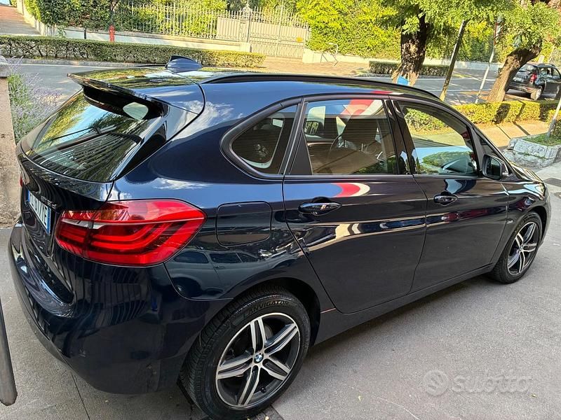 Usata BMW 218 Comfort Edition 150 CV (110 kW) 2016 Monovolume