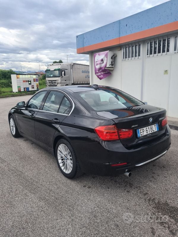 Usata BMW 320 Luxury Line 184 CV (135 kW) 2013 Nero Berlina