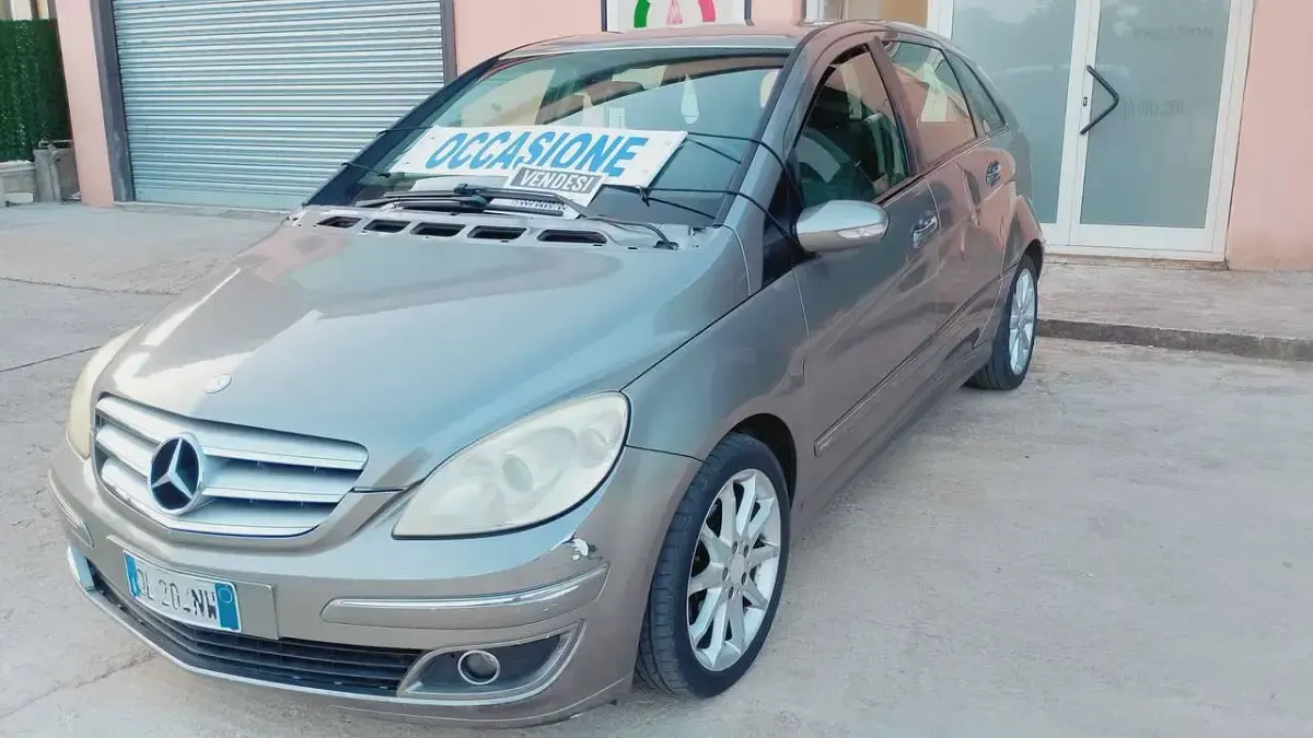 Usata Mercedes B200 140 CV (102 kW) 2007 Grigio Monovolume