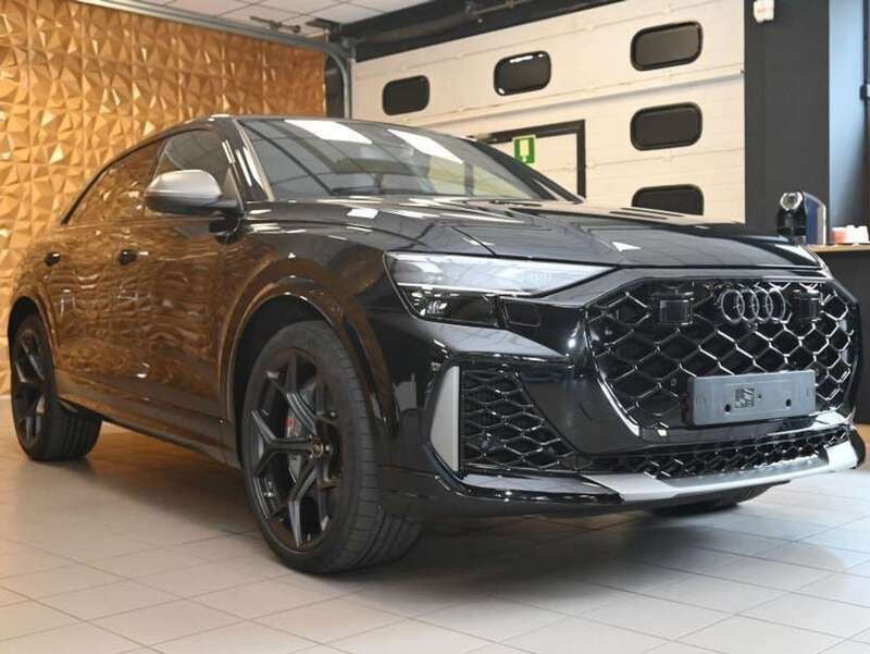 Nuova Audi RS Q8 Performance 640 CV (470 kW) 2025 Nero mythos met./rs nido d'ape SUV