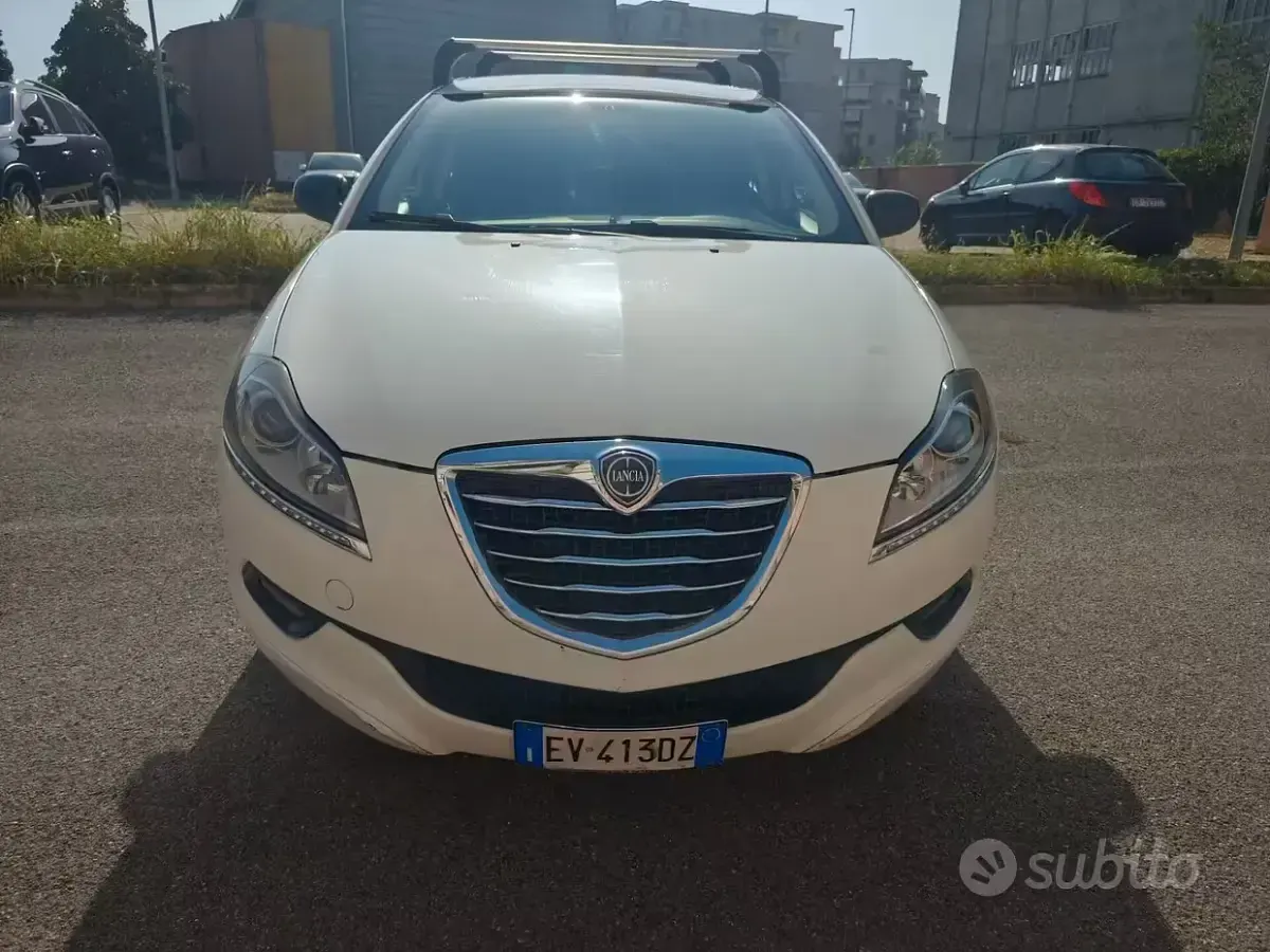 Usata Lancia Delta Gold 120 CV (88 kW) 2014 Bianco Utilitaria