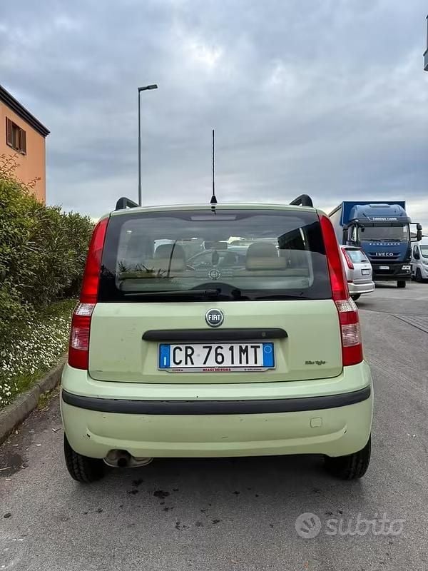 Usata Fiat Panda 70 CV (51 kW) 2004 Utilitaria