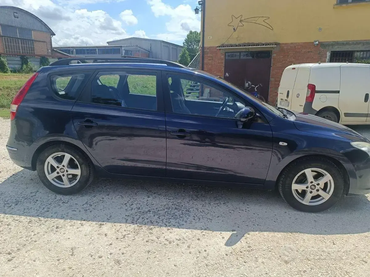 Usata Hyundai i30 115 CV (84 kW) 2010 Bluazzurro Station wagon