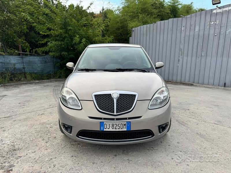 Usata Lancia Ypsilon 90 CV (66 kW) 2007 Giallo Utilitaria