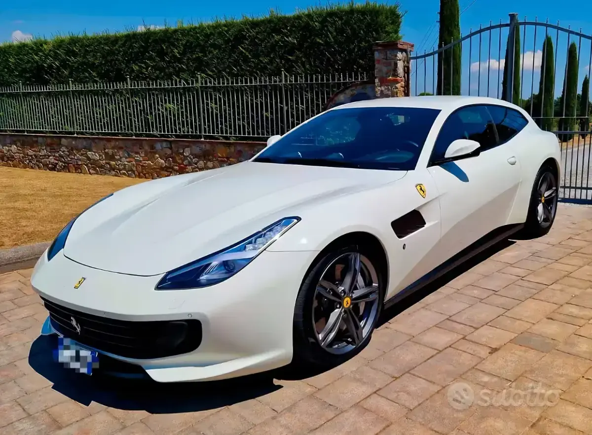 Usata Ferrari GTC4Lusso 689 CV (506 kW) 2016 Bianco Station wagon