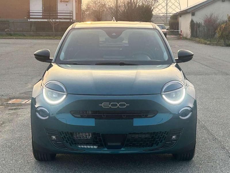Nuova Fiat 600 Icon 136 CV (100 kW) 2026 Blu ottanio SUV
