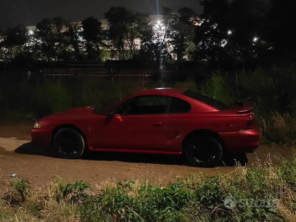 Usata Ford Mustang 500 CV (367 kW) 1996 Rosso Coupé