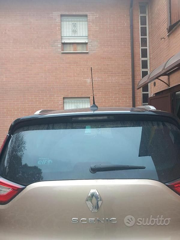 Usata Renault Scénic IV 100 CV (73 kW) 2018 Monovolume