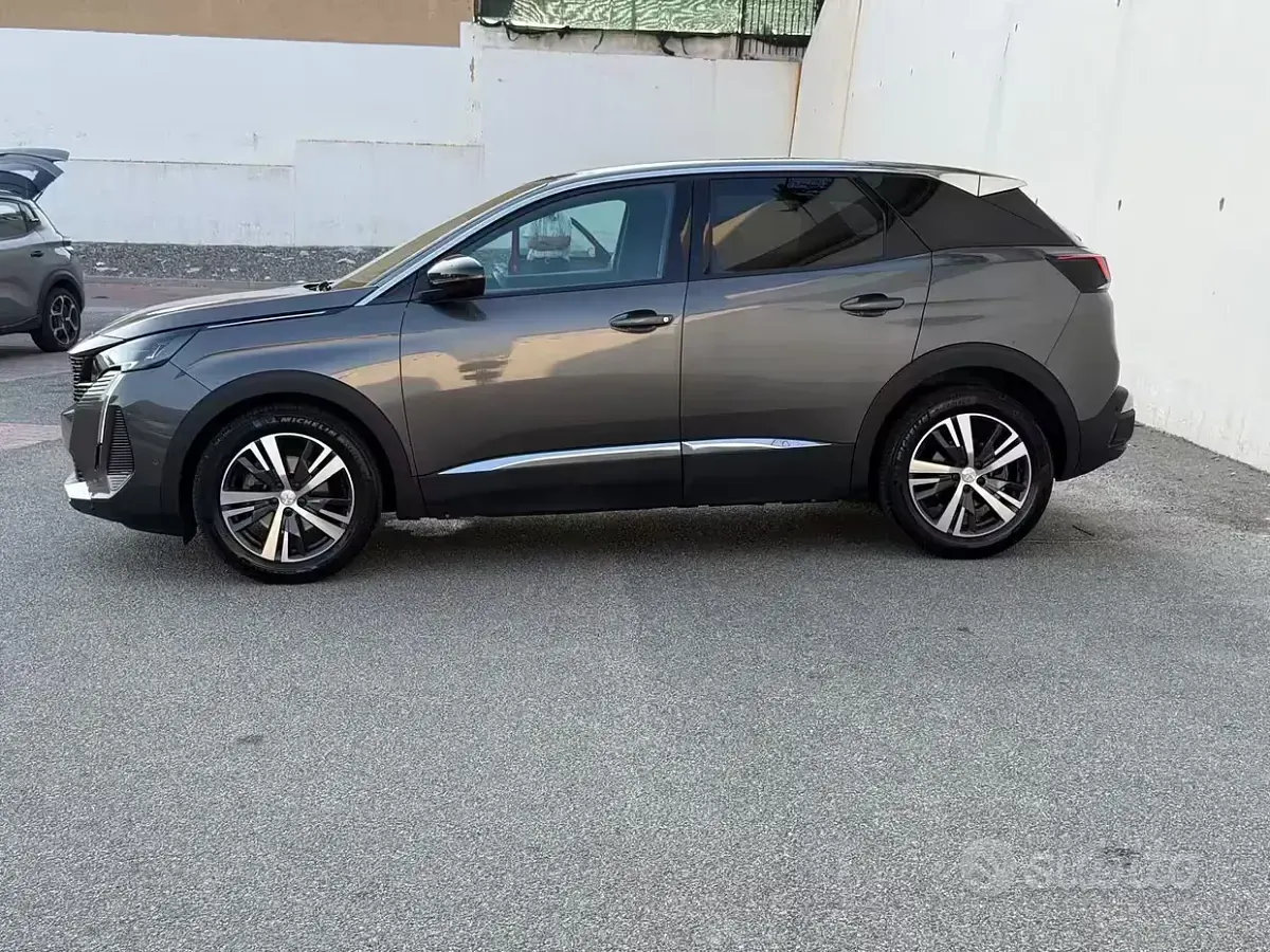 Usata Peugeot 3008 Allure 131 CV (96 kW) 2023 Grigio SUV