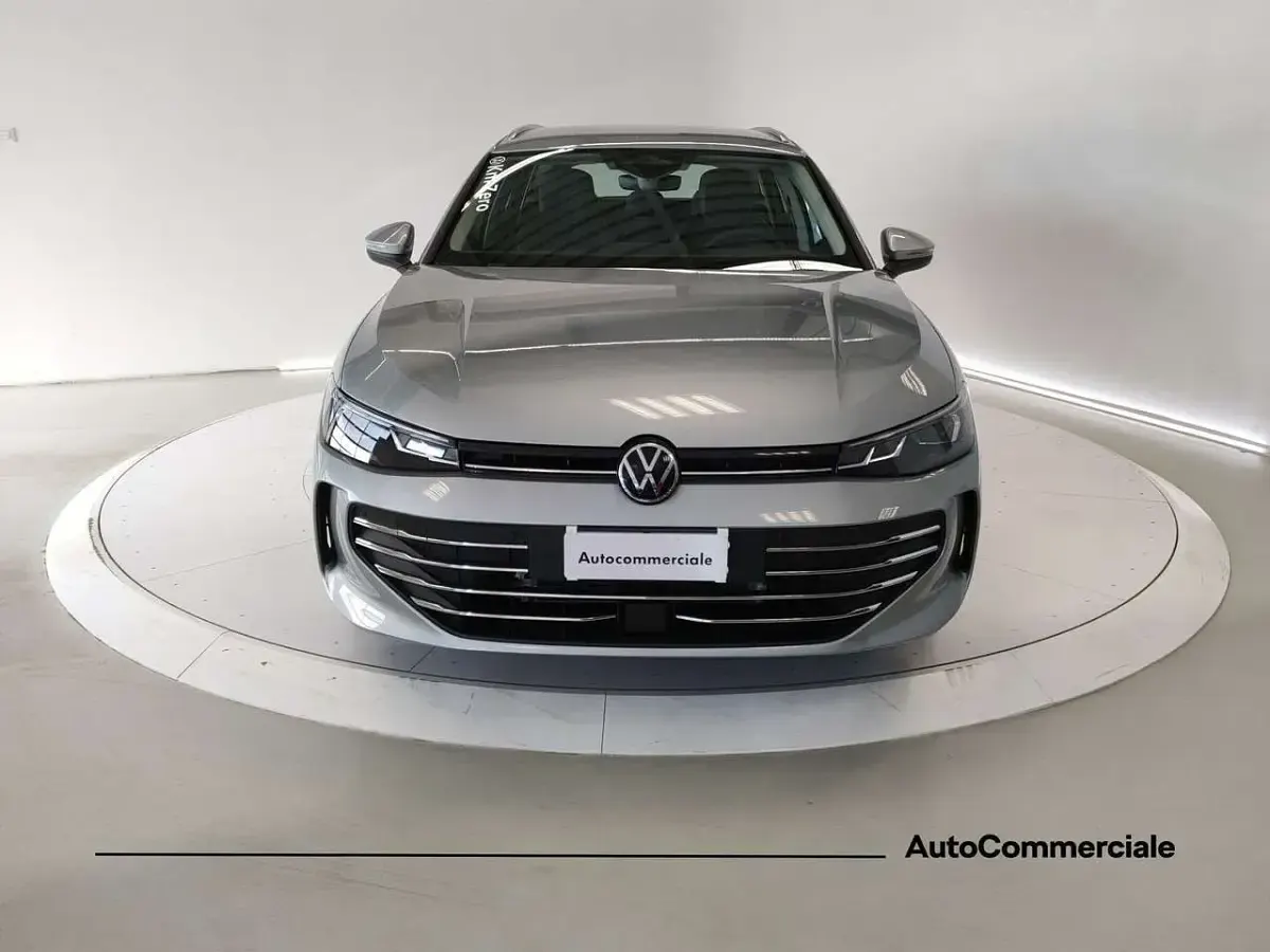 Usata VW Passat Business 150 CV (110 kW) 2024 Grigio Station wagon