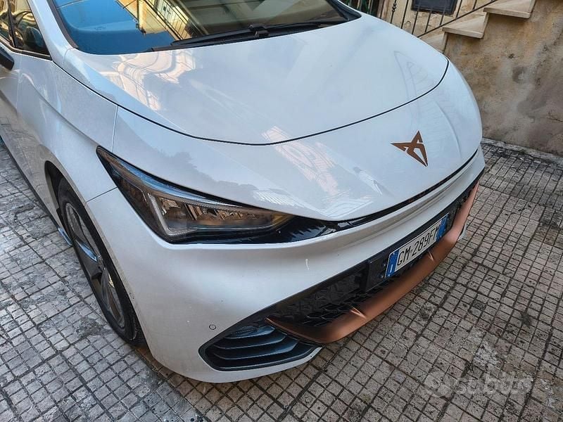 Usata Cupra Born 150 kW (204 CV) 2023 Bianco Utilitaria