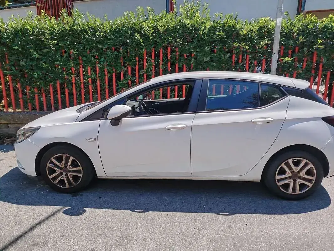 Usata Opel Astra 95 CV (69 kW) 2017 Berlina