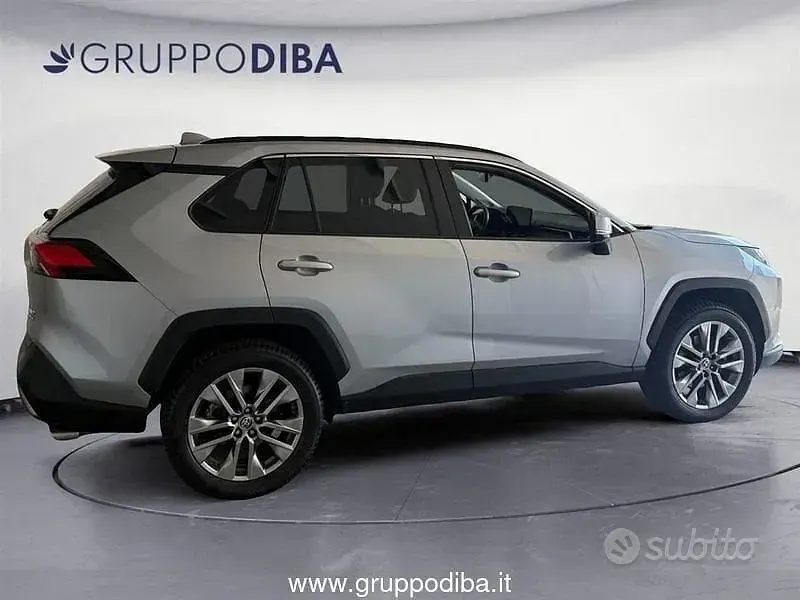 Usata Toyota RAV4 Hybrid 178 CV (130 kW) 2024 Grigio SUV