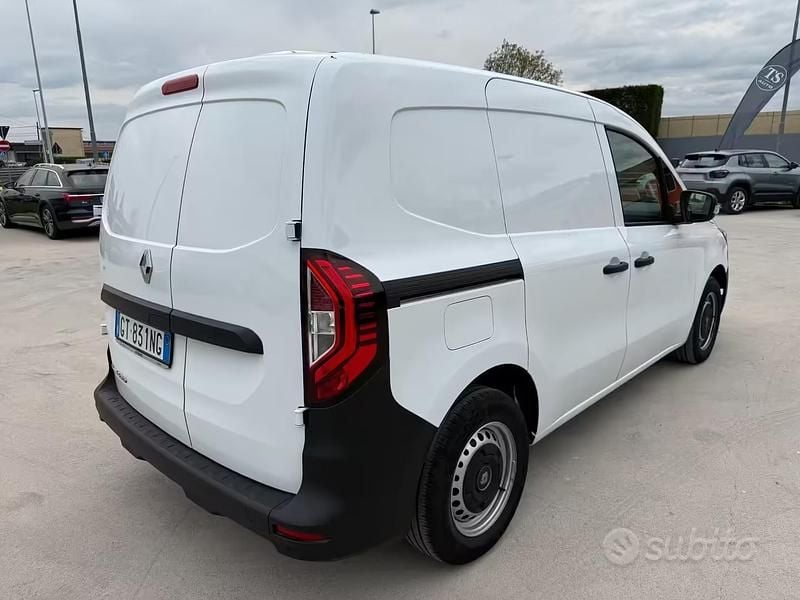 Usata Renault Kangoo SE 95 CV (69 kW) 2024 Bianco Monovolume