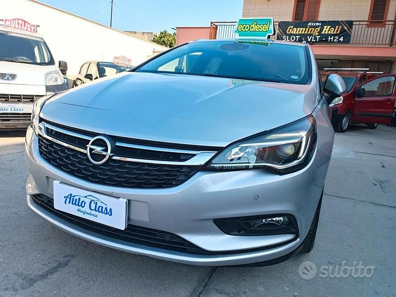 Usata Opel Astra Innovation 110 CV (80 kW) 2018 Argento Berlina