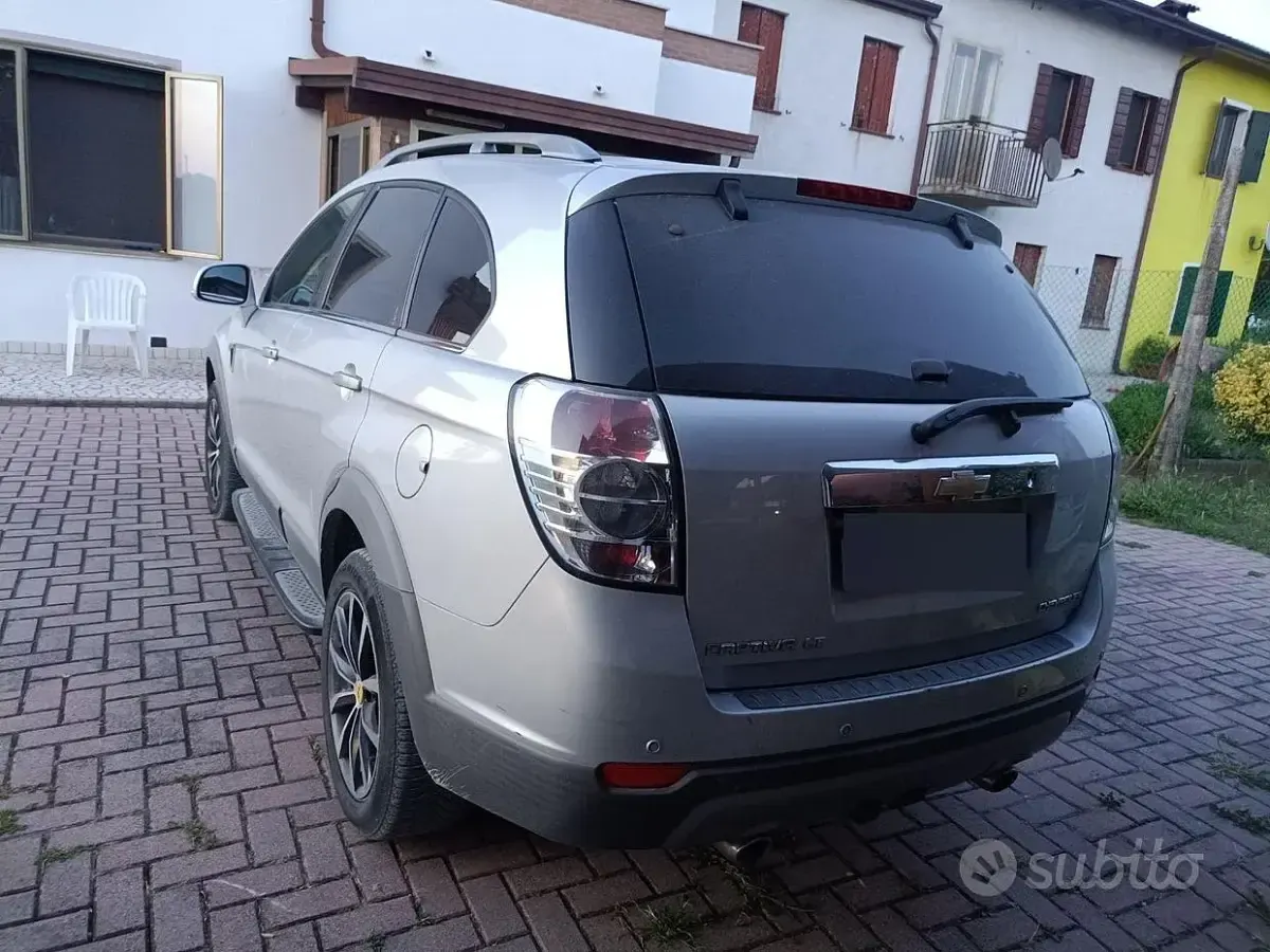 Usata Chevrolet Captiva LTZ 150 CV (110 kW) 2011 Grigio SUV