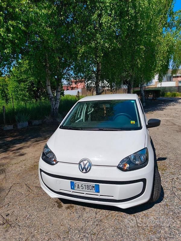 Usata VW up! CLUB 68 CV (50 kW) 2015 Bianco Utilitaria