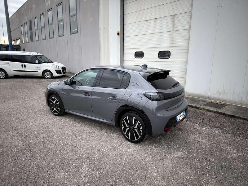 Usata Peugeot 208 GT 136 CV (100 kW) 2025 Grigio selenium Utilitaria