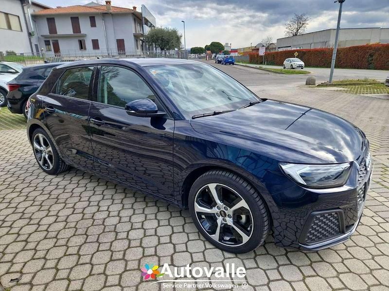 Usata Audi A1 Comfort 150 CV (110 kW) 2022 Blu/azzurro SUV