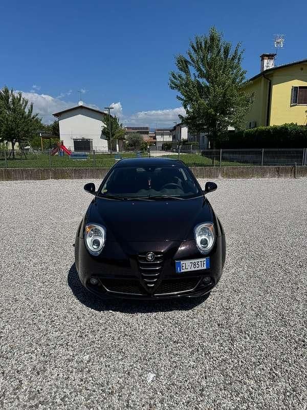 Usata Alfa Romeo MiTo Distinctive 79 CV (58 kW) 2012 Nero Utilitaria