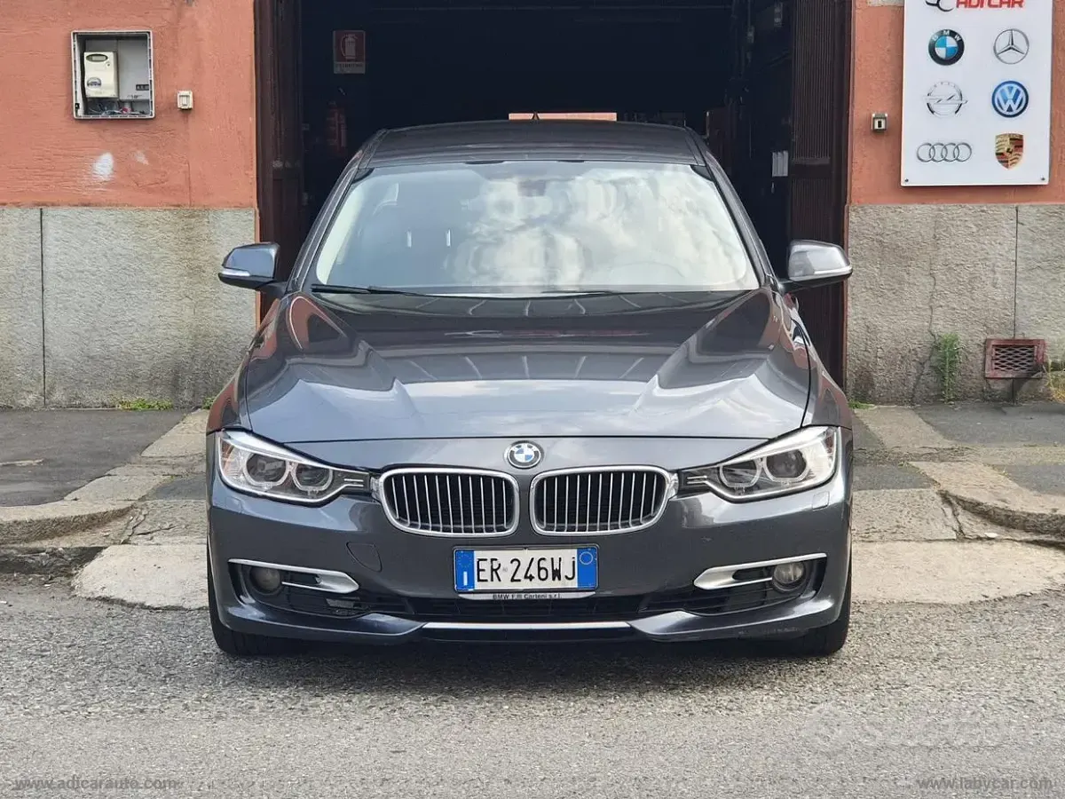 Usata BMW 330 258 CV (189 kW) 2013 Nero Berlina