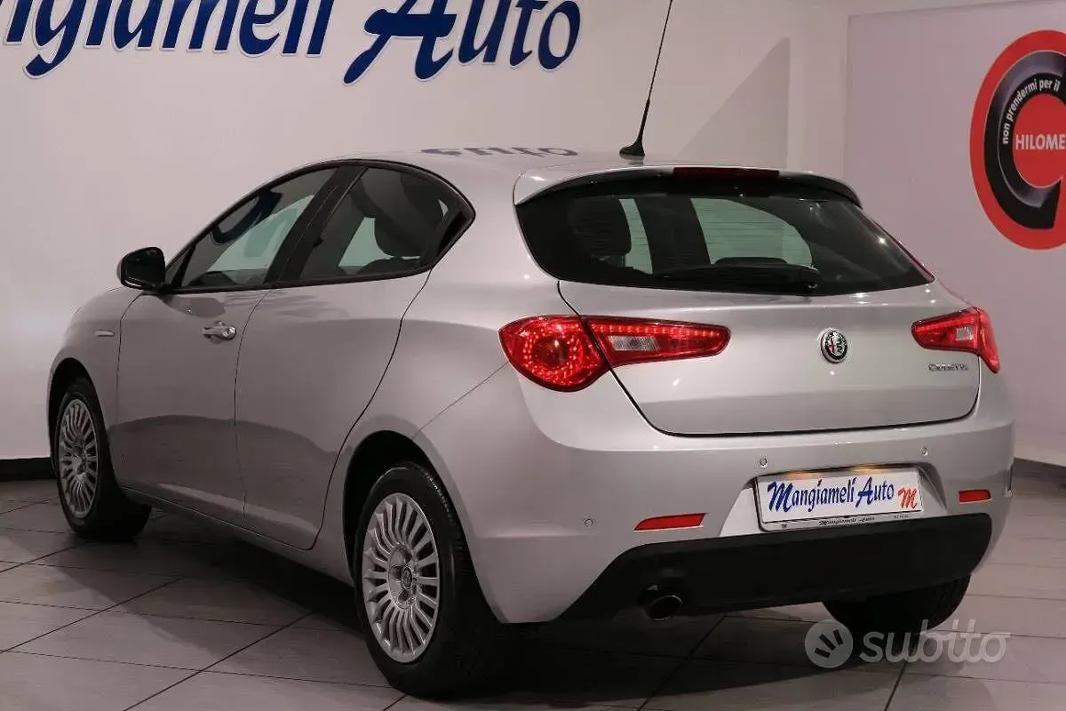 Usata Alfa Romeo Giulietta 120 CV (88 kW) 2018 Grigio Utilitaria
