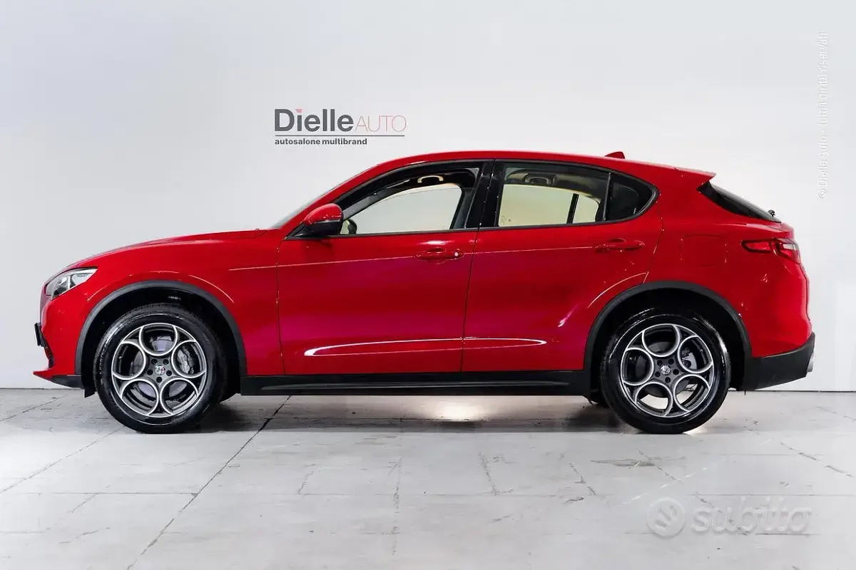 Usata Alfa Romeo Stelvio Business 201 CV (147 kW) 2019 Rosso alfa pastello SUV