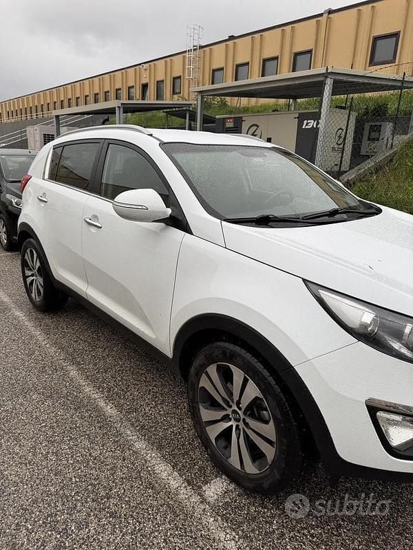 Second-hand Kia Sportage Active 116 CP (85 kW) 2012 Alb SUV
