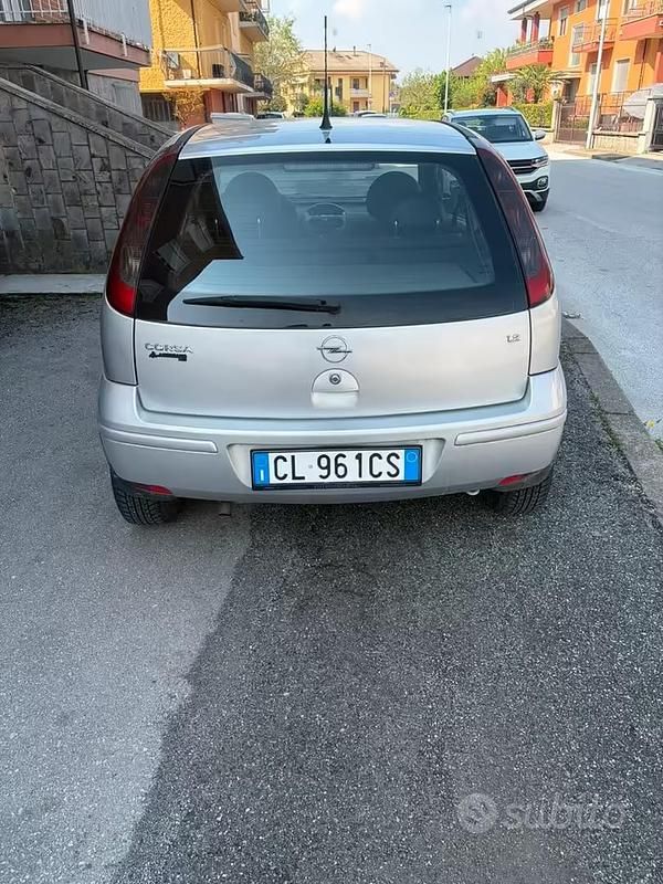 Usata Opel Corsa 75 CV (55 kW) 2003 Utilitaria