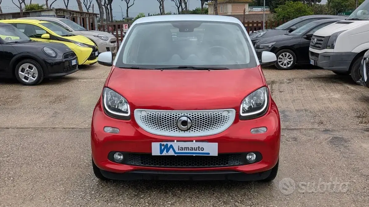 Usata Smart ForFour 90 CV (66 kW) 2019 Rosso Utilitaria