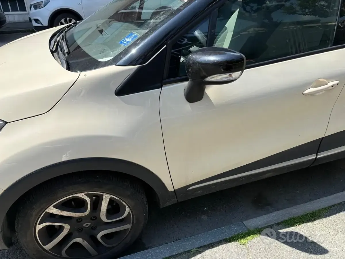 Usado Renault Captur 110 CV (80 kW) 2016 SUV