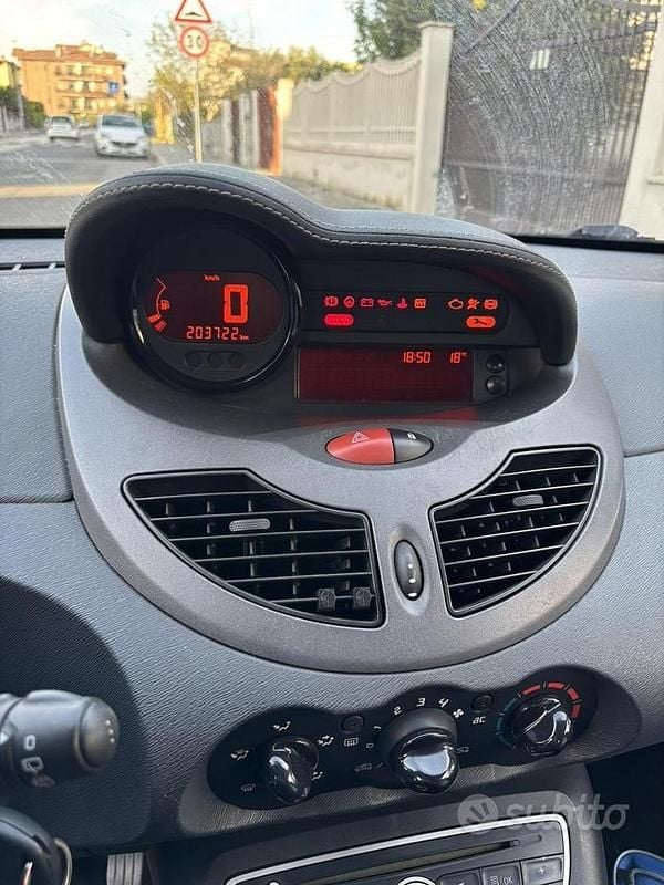 Usata Renault Twingo 75 CV (55 kW) 2011 Bianco Utilitaria
