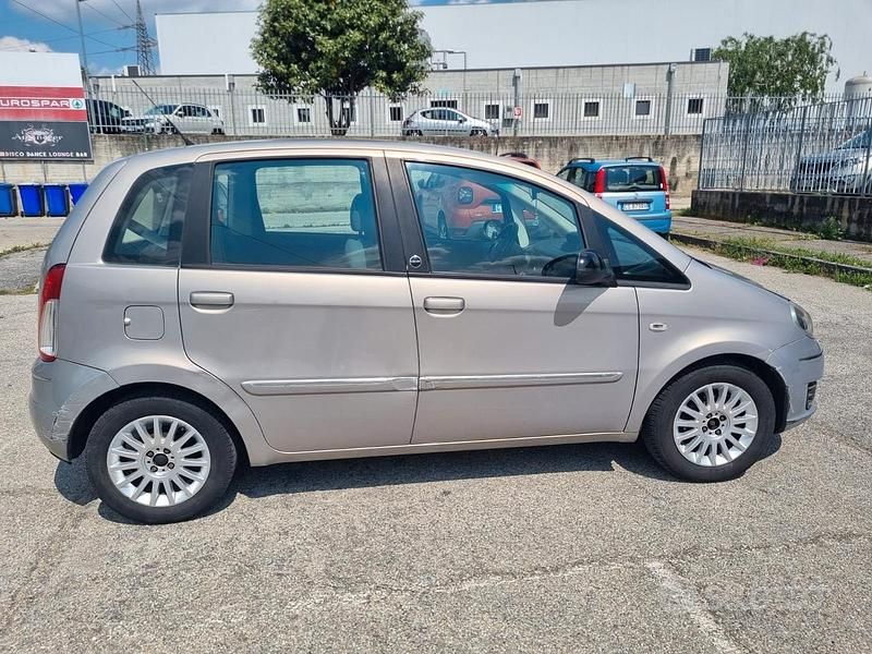 Usata Lancia Musa 2012 Grigio Monovolume