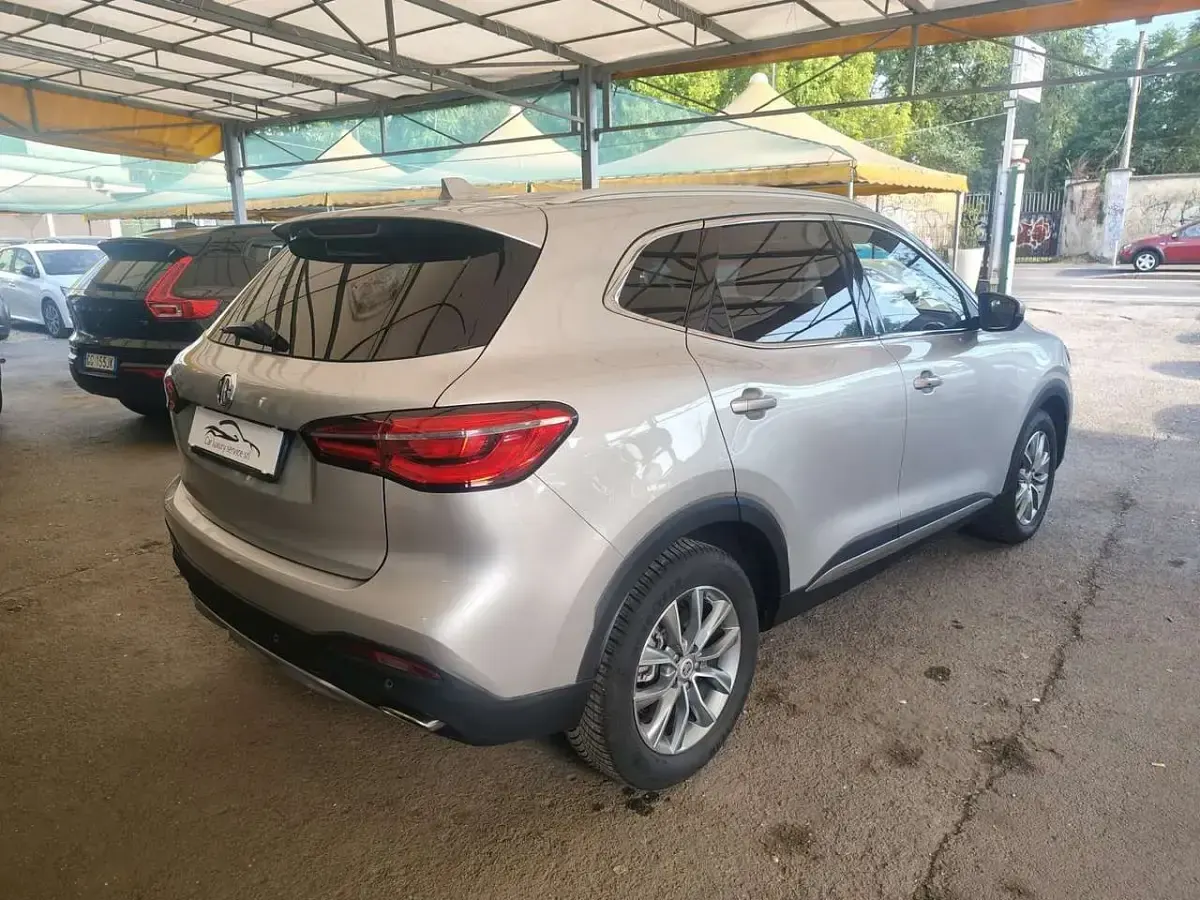 Usata MG HS Luxury 162 CV (119 kW) 2023 Argento SUV
