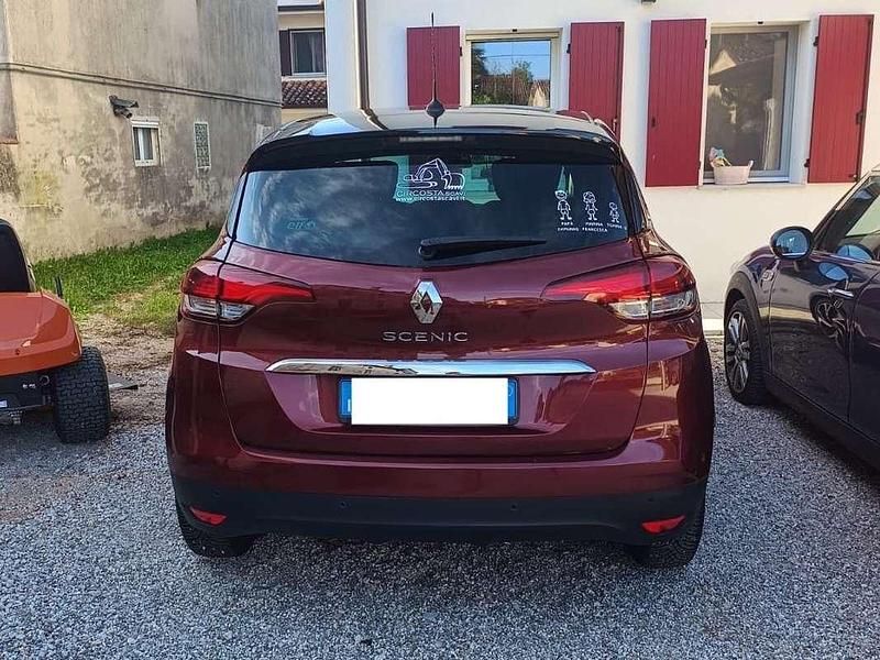 Usata Renault Scénic IV Bose Edition 131 CV (96 kW) 2017 Rosso Monovolume