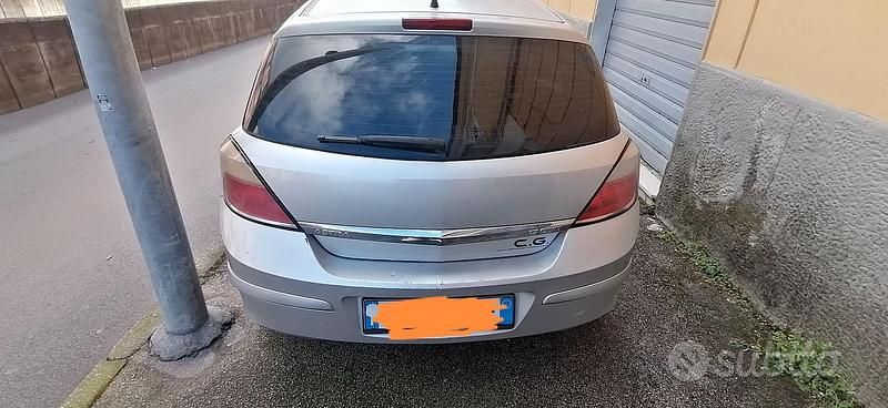 Usata Opel Astra Cosmo 101 CV (74 kW) 2004 Berlina