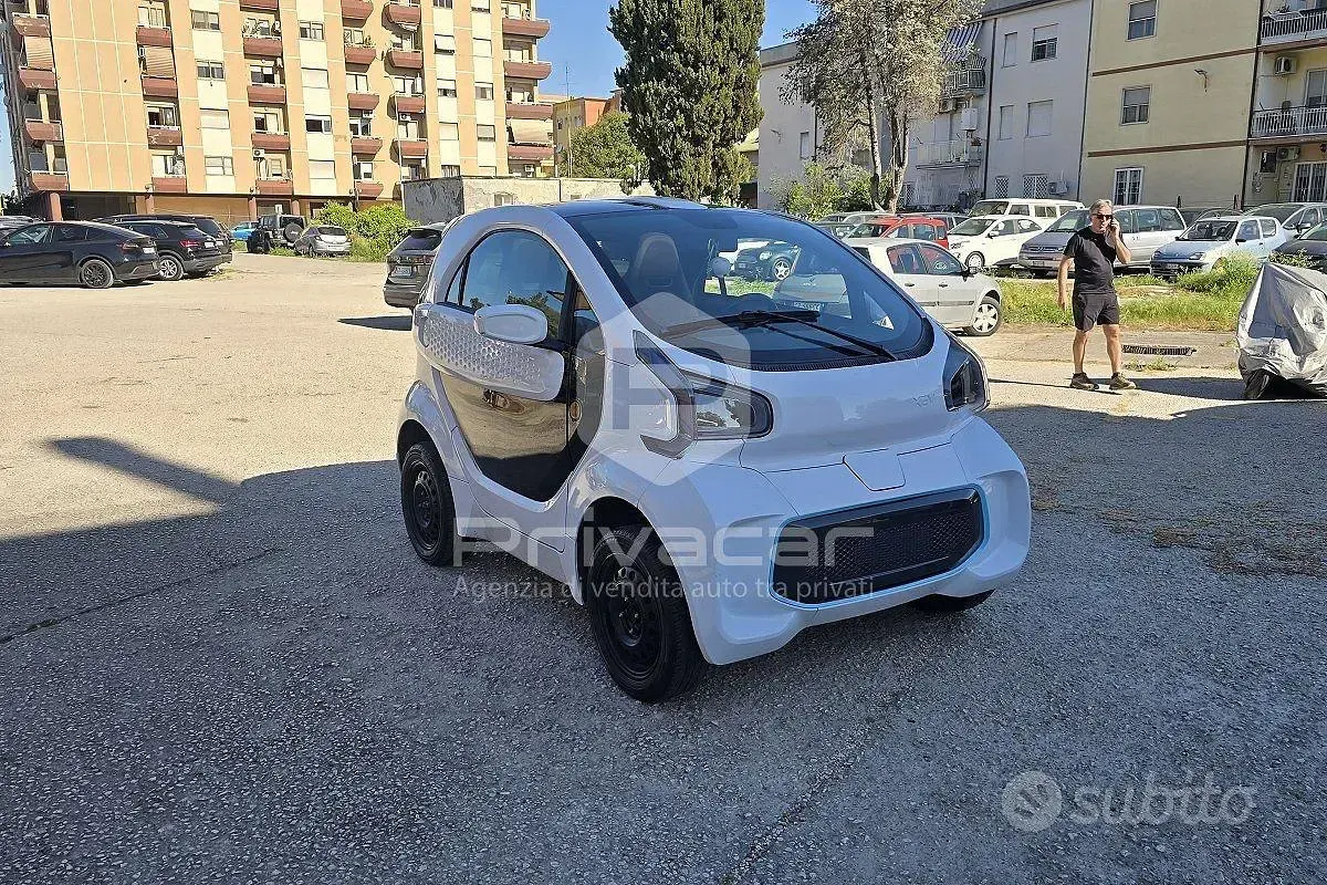 Usata XEV Yoyo 7 kW (10 CV) 2023 Bianco Utilitaria