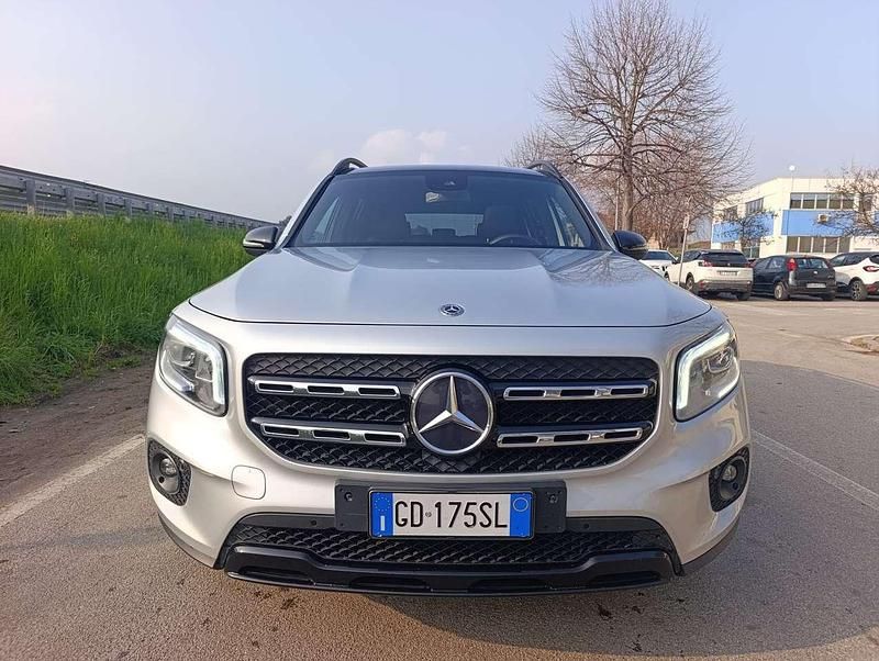 Usata Mercedes GLB200 150 CV (110 kW) 2021 Argento SUV