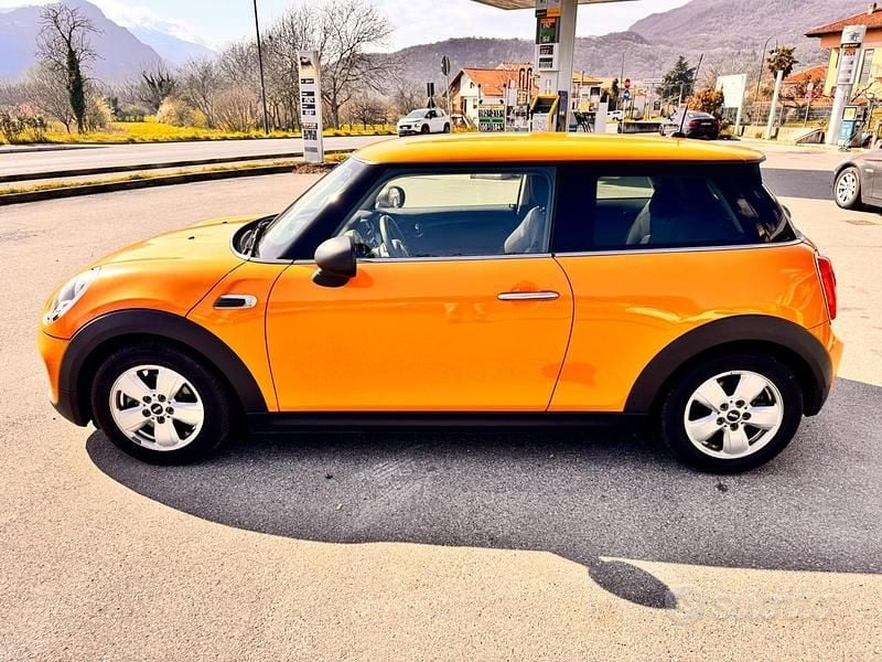 Usata Mini ONE 75 CV (55 kW) 2014 Arancione Utilitaria