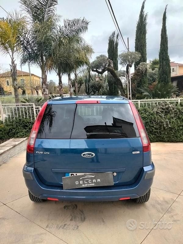 Usata Ford Fusion Collection 68 CV (50 kW) 2007 Blu Utilitaria